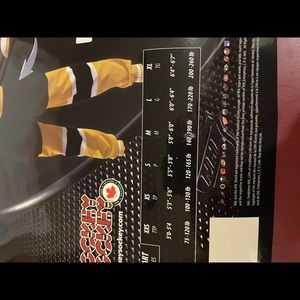 Bruins adult onesi size XS